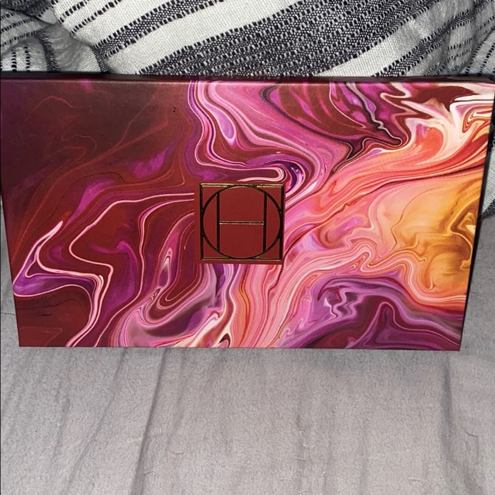 HIPDOT Zion eyeshadow
